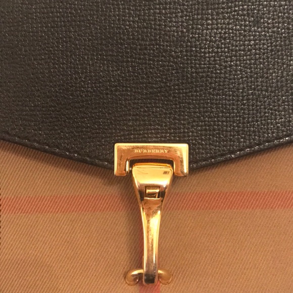 Burberry Crossbody in Giant House Check - Picture 2 of 8